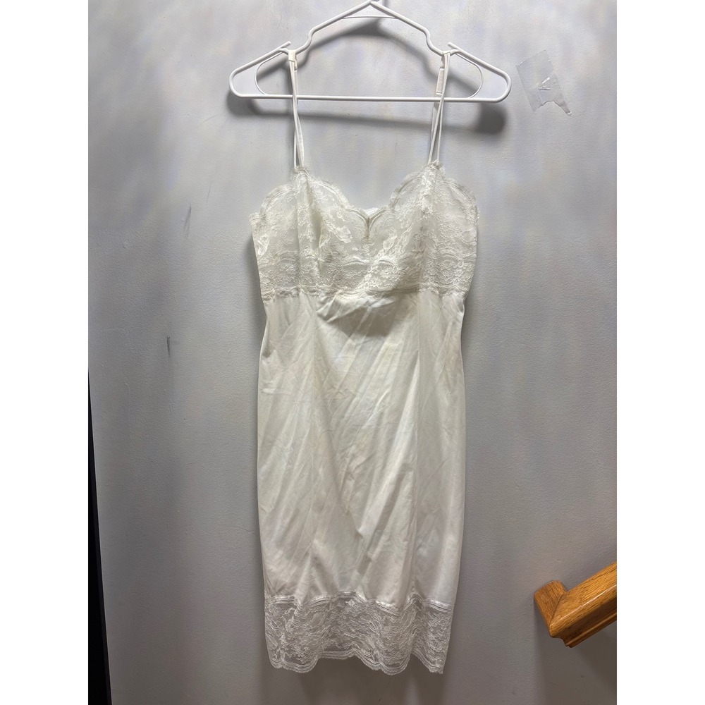 Hollywood Vassarette Full Slip Womens 34A White Good Vintage Lace Trim Lingerie